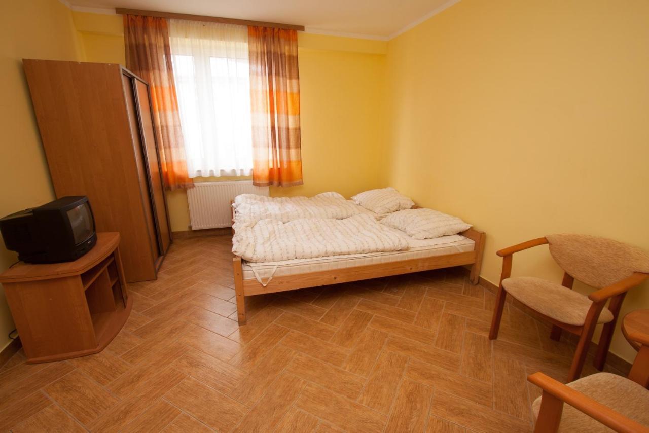 Dom Wczasowy Alka Dziwnów Buitenkant foto