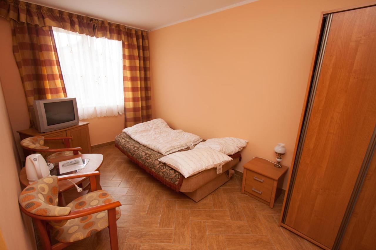 Dom Wczasowy Alka Dziwnów Buitenkant foto
